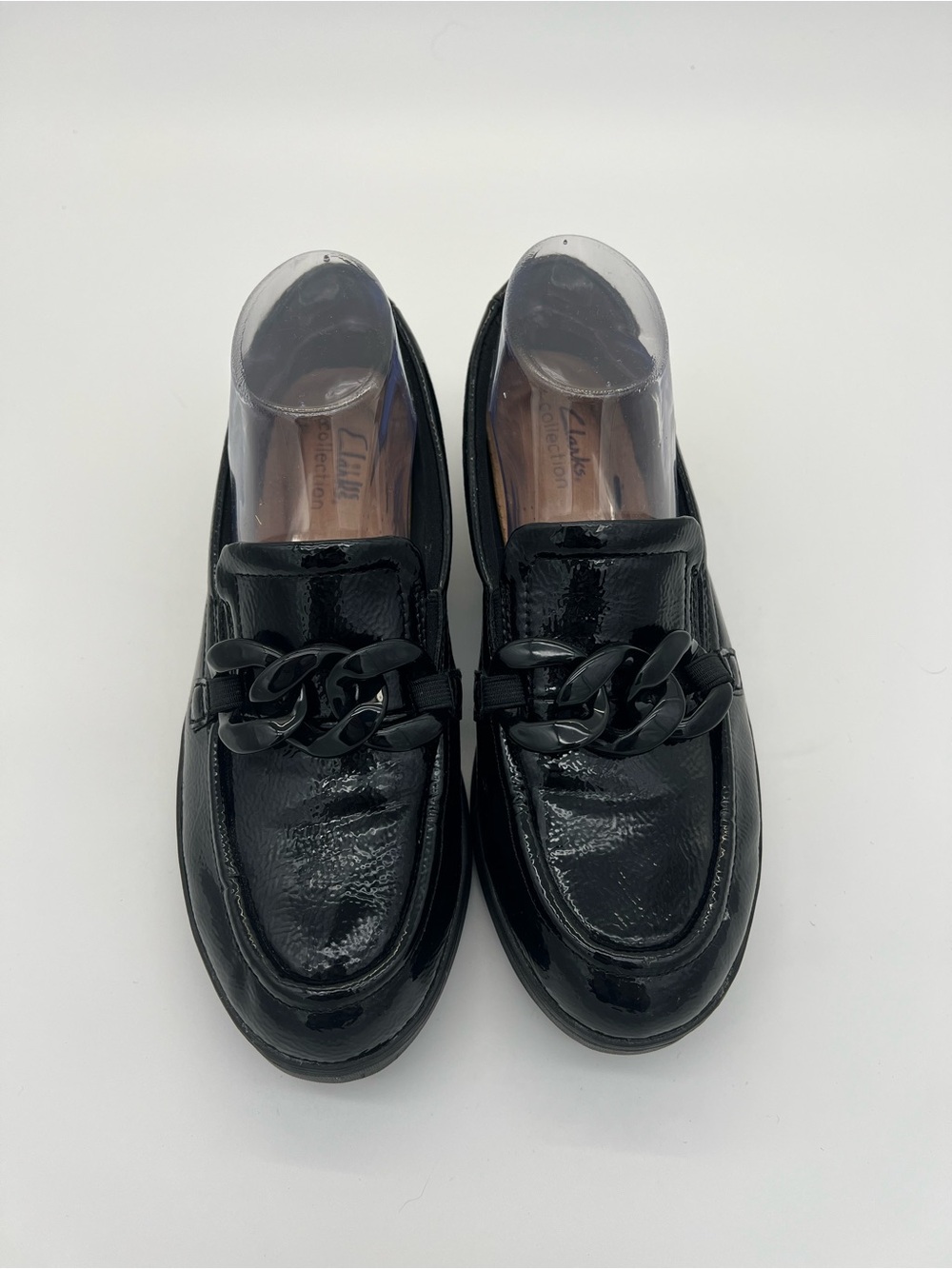 Clarks Women’s Black Patent Chain Loafers size 8.5
